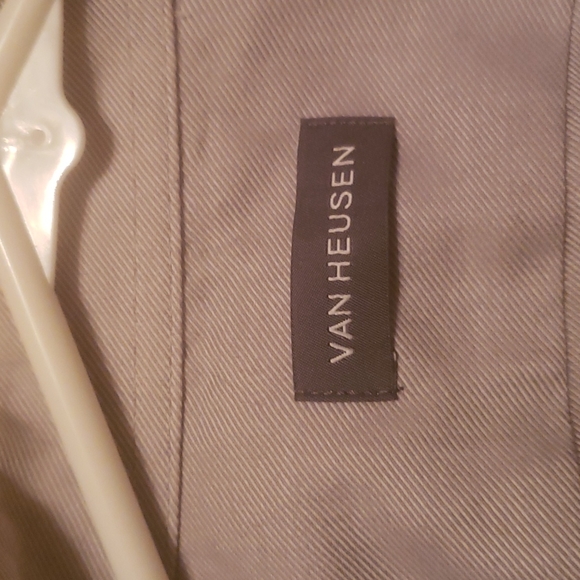 VAN HEUSEN Long Sleeve Dress Shirt - Picture 3 of 5